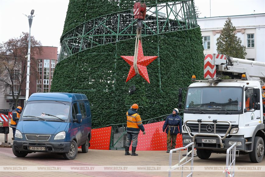 В Бресте открылась предновогодняя ярмарка. Подробности и фоторепортаж