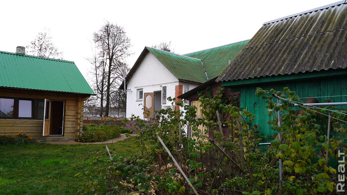 «Наш дом даст фору городской квартире». Молодая семья приехала в деревню по распределению — и осталась навсегда