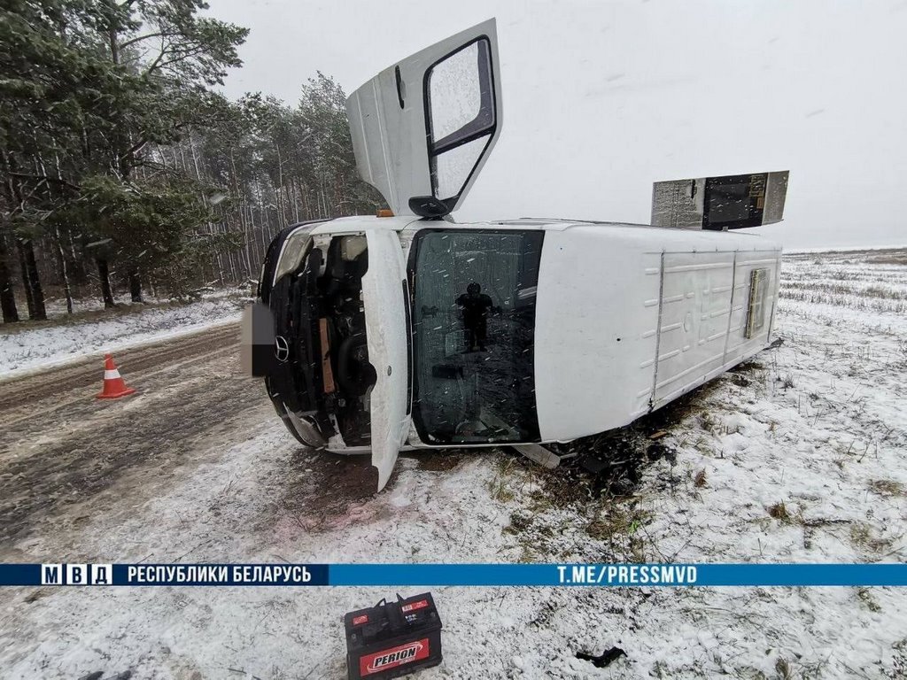 В Каменецком районе маршрутка съехала в кювет, 5 пассажиров доставлены в больницу