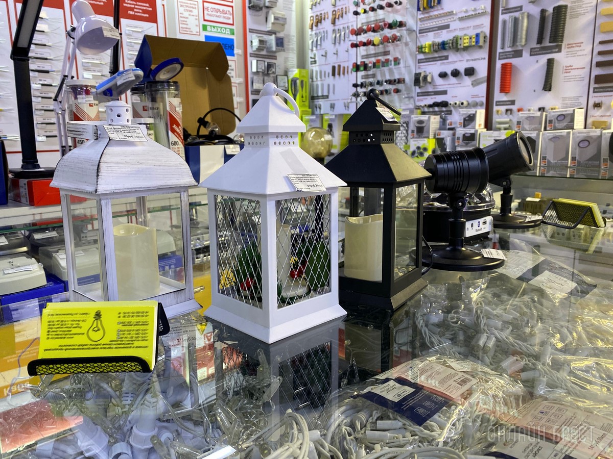 Новый 2023 год не наступит без всей электрики! Срочно приходите в магазин на Пушкинскую, 94-2 в Бресте