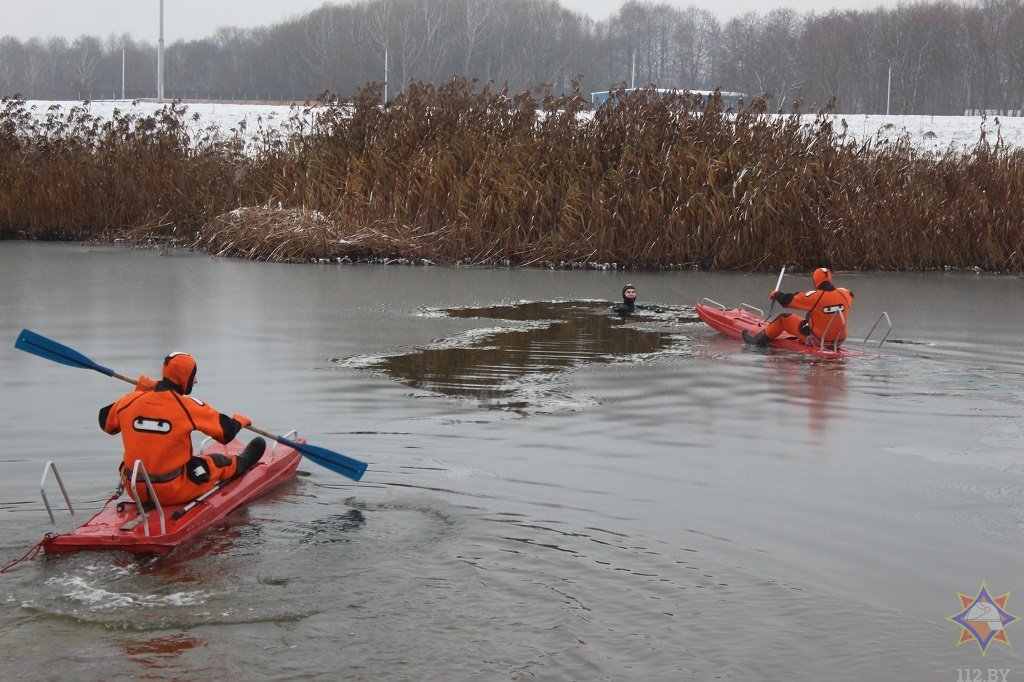 В Бресте отработали действия по спасению людей, терпящих бедствие на льду