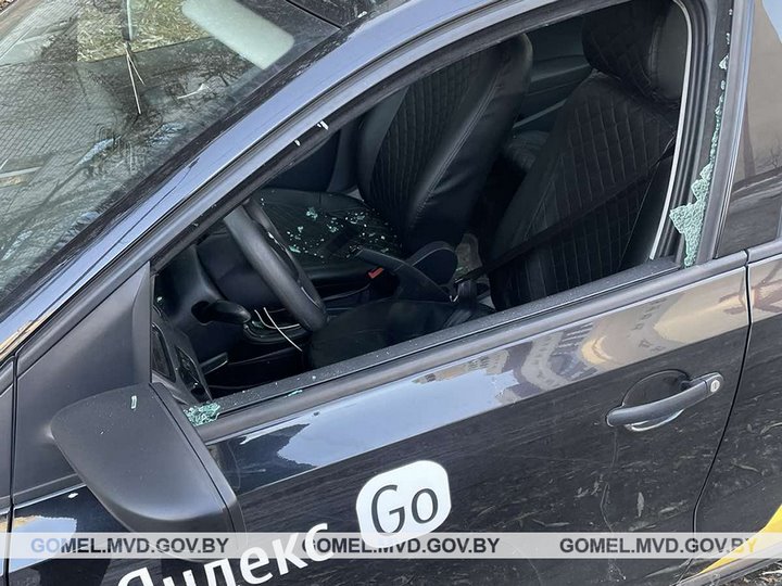 В Беларуси мужчина напал на таксиста