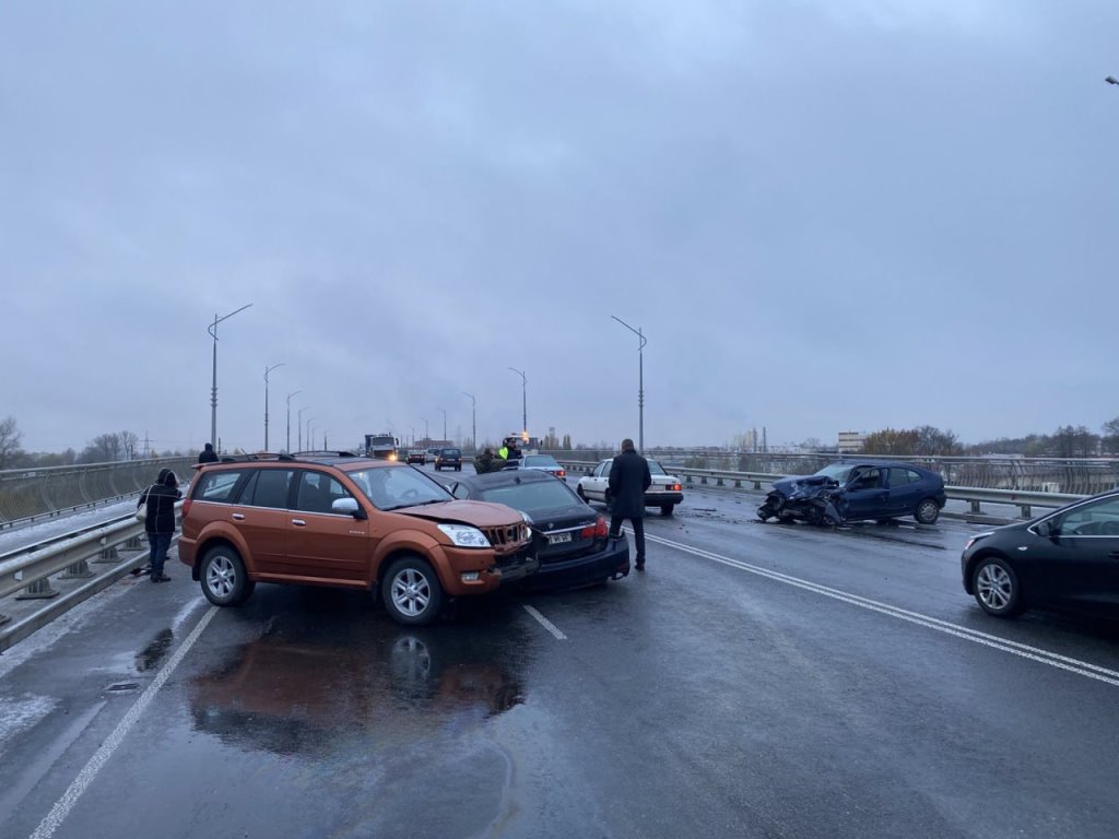 Резкий рост аварийности на Кобринщине: 8 ДТП за утро из-за летних шин и наледи