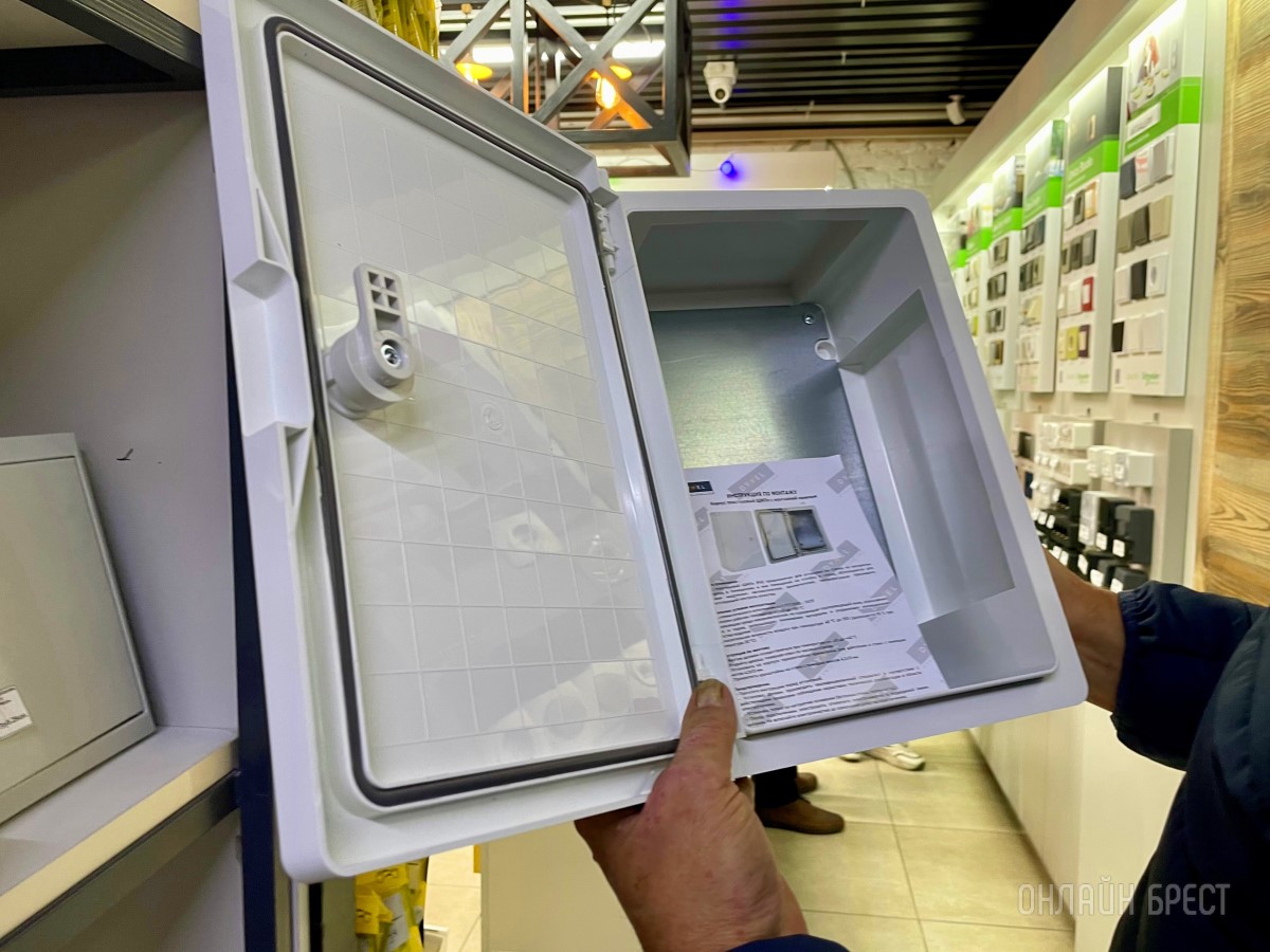 Множество крутых обновлений и девайсов в магазине «Вся электрика» в Бресте: теплый пол, стильная электрофурнитура, новые бренды и качественный сервис