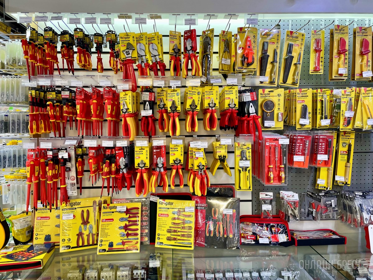 Множество крутых обновлений и девайсов в магазине «Вся электрика» в Бресте: теплый пол, стильная электрофурнитура, новые бренды и качественный сервис