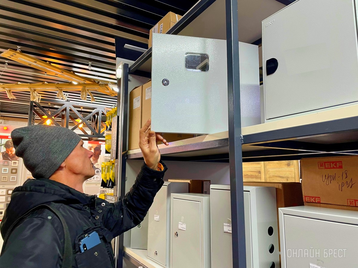 Электрика на все случаи жизни! Большой фоторепортаж из магазина «Вся электрика» в Бресте