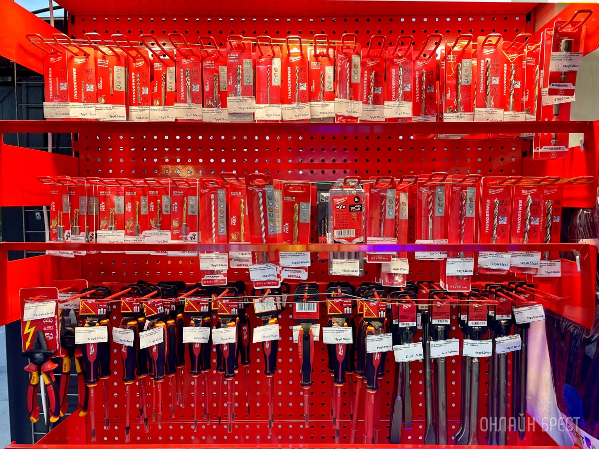 Электрика на все случаи жизни! Большой фоторепортаж из магазина «Вся электрика» в Бресте