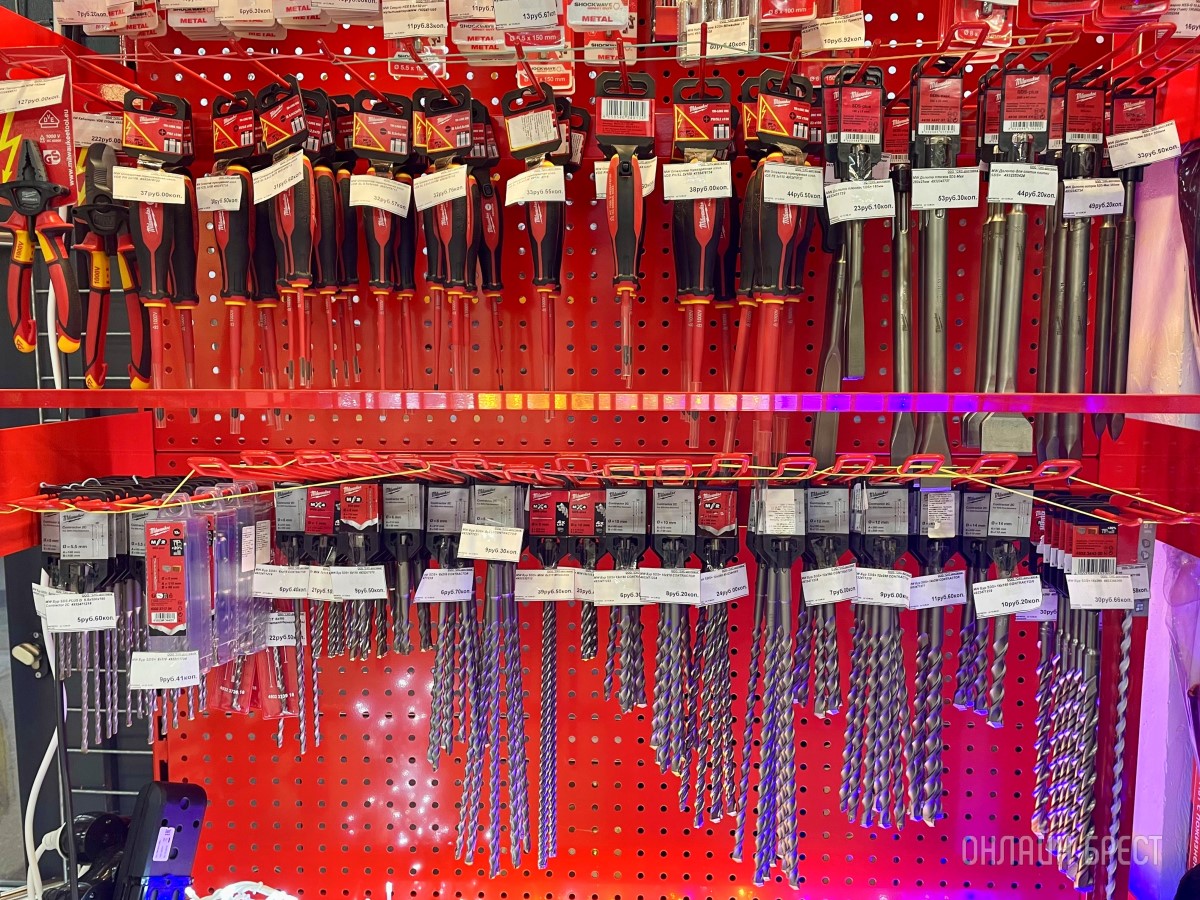 Электрика на все случаи жизни! Большой фоторепортаж из магазина «Вся электрика» в Бресте