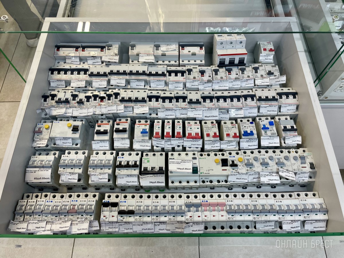 Электрика на все случаи жизни! Большой фоторепортаж из магазина «Вся электрика» в Бресте