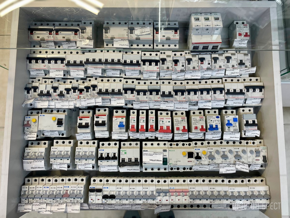 Электрика на все случаи жизни! Большой фоторепортаж из магазина «Вся электрика» в Бресте