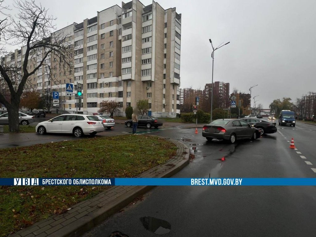 ДТП в Бресте: столкновение автомобилей «Seat» и «Honda»