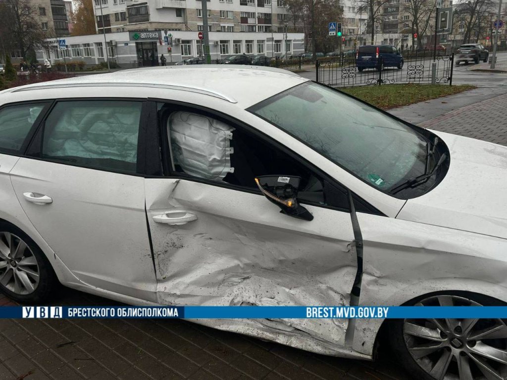 ДТП в Бресте: столкновение автомобилей «Seat» и «Honda»