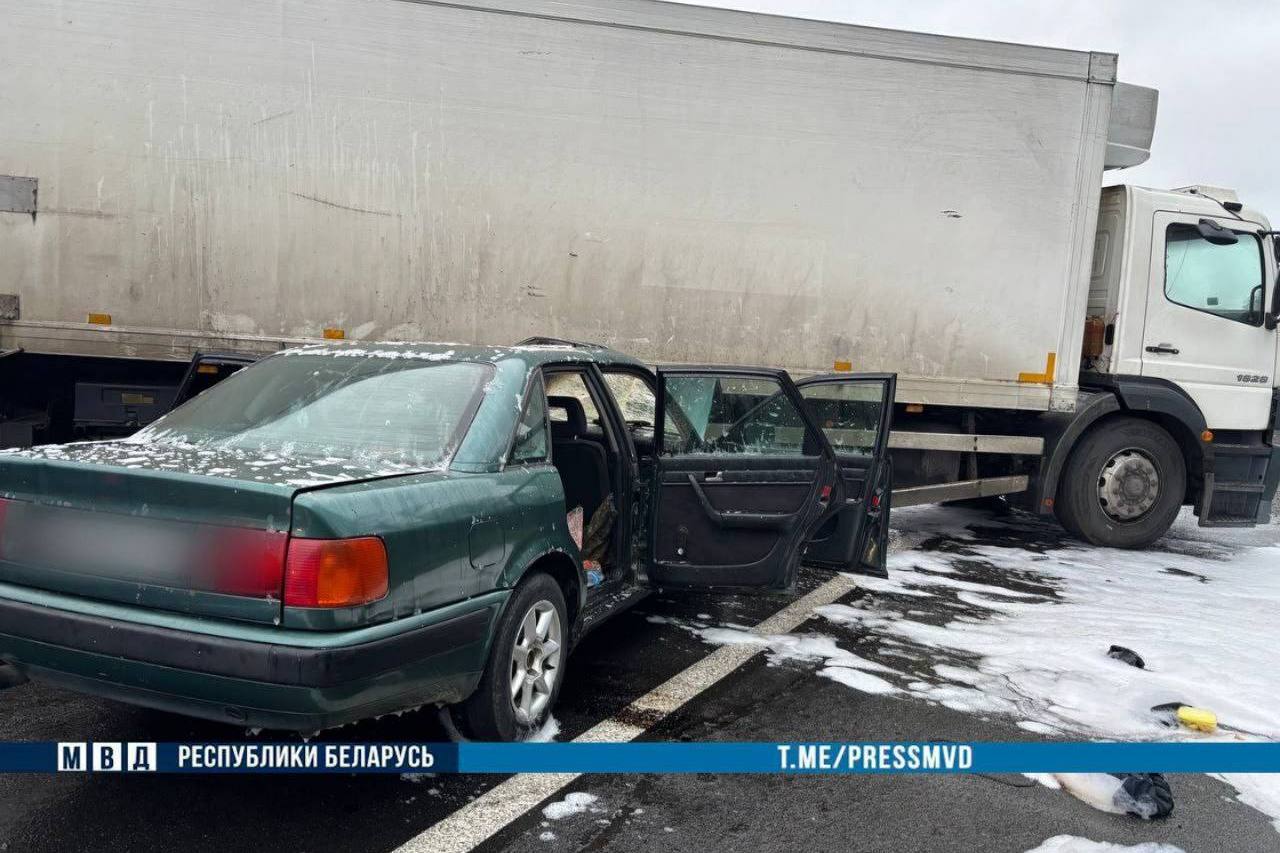 Трагедия на М1: водитель легкового автомобиля погиб в столкновении с грузовиком в Ивацевичском районе
