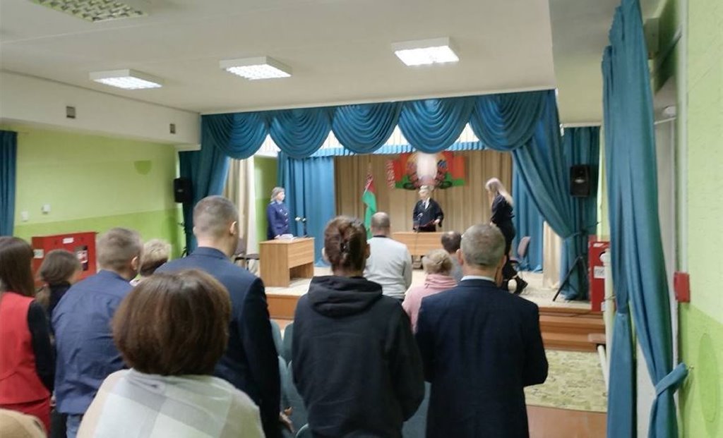 Житель Барановичей «не смог сдержать эмоции» на работе, и вот что он сделал