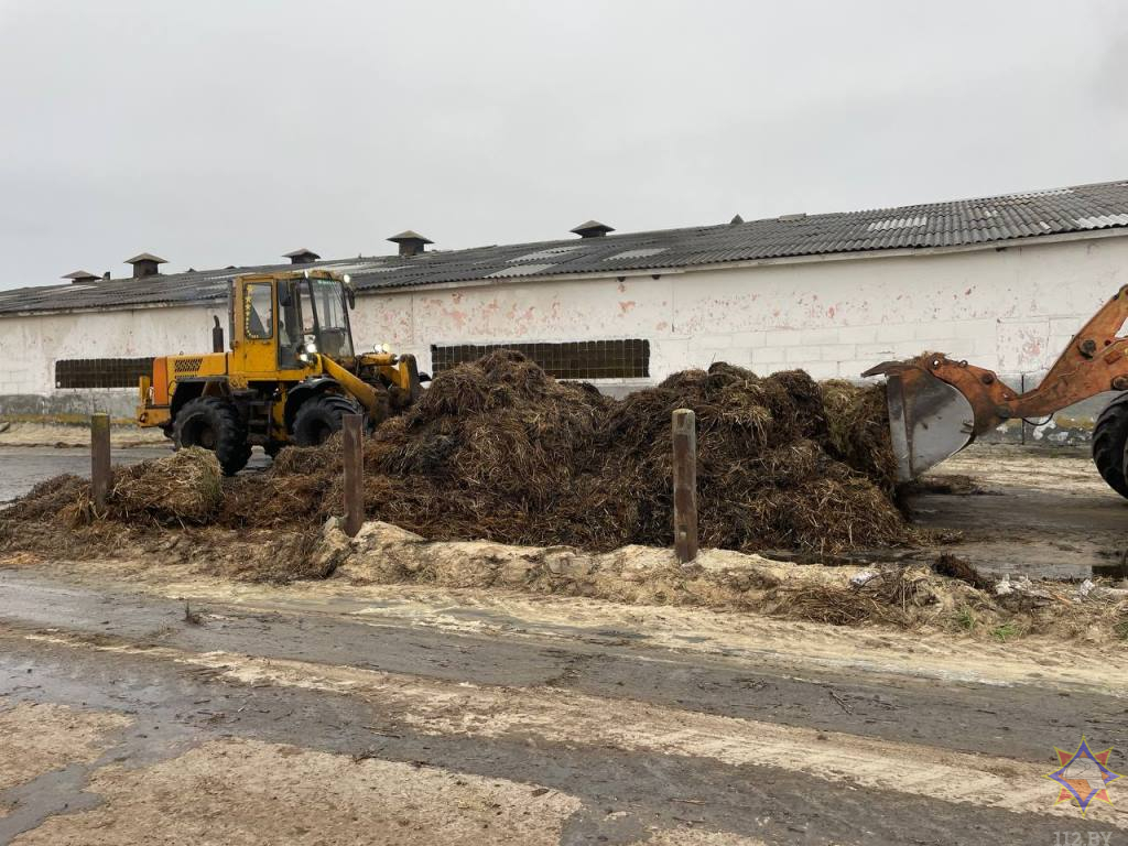 В Кобринском районе загорелась солома