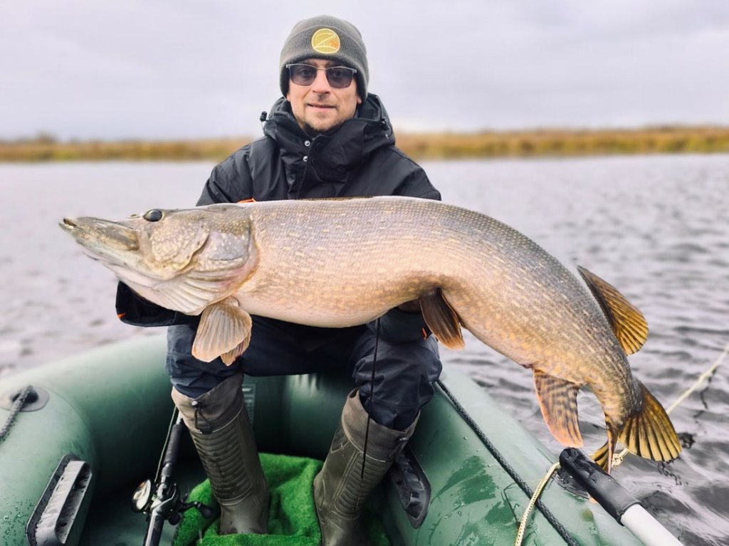 14-килограммовая щука: белорусский рыбак поймал рыбу-монстра.