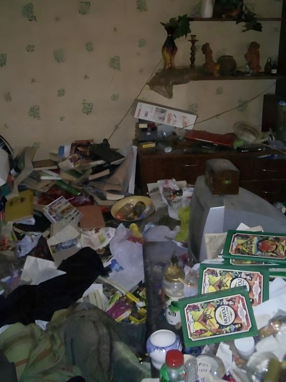 Белоруска превратила свою квартиру в свалку