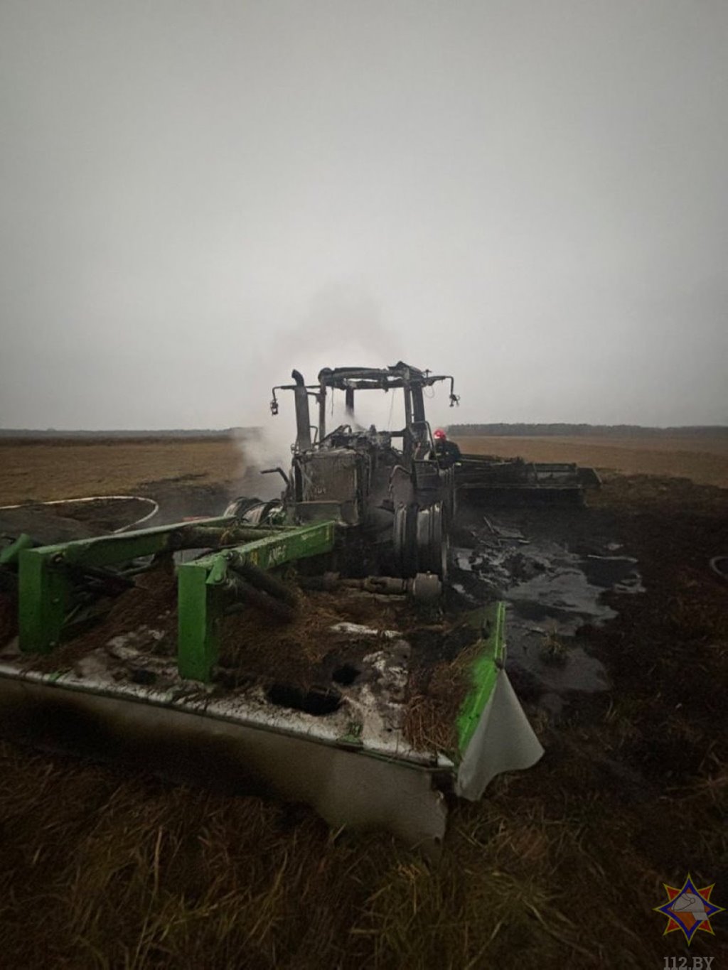 В Пружанском районе загорелся трактор