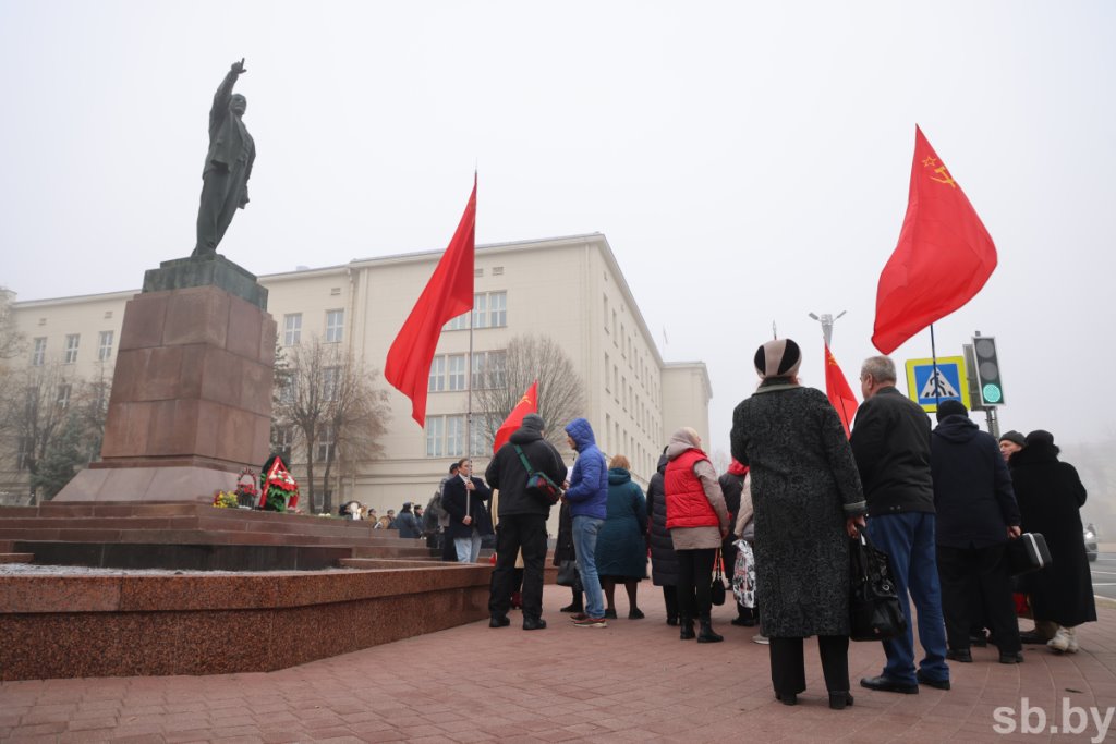 Меньше на час: 6 ноября в Беларуси — сокращенный рабочий день