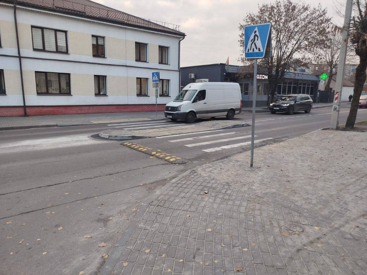 В Бресте обустроен островок безопасности на ул. Красногвардейской