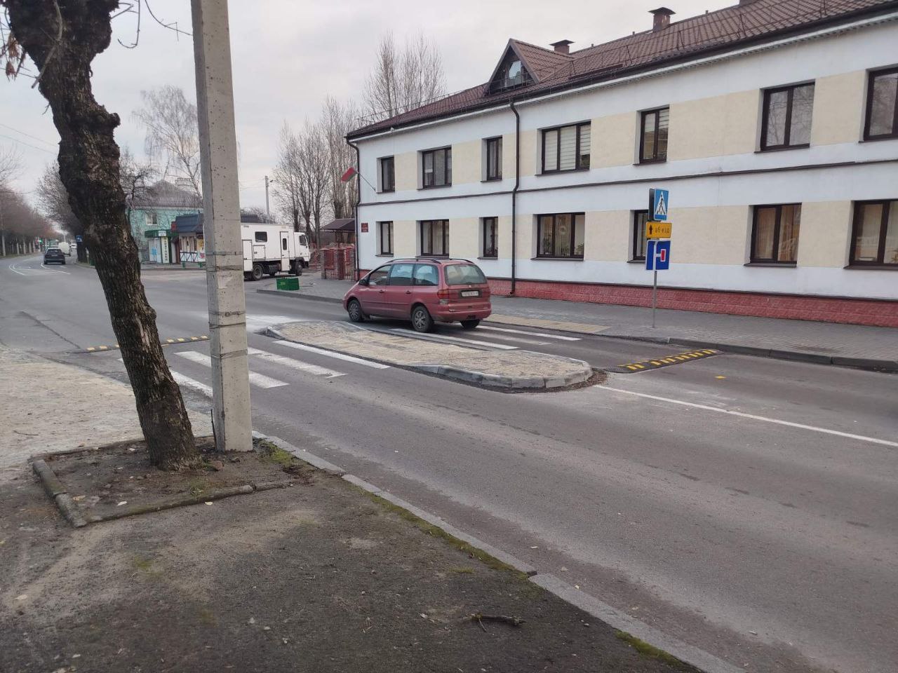 В Бресте обустроен островок безопасности на ул. Красногвардейской