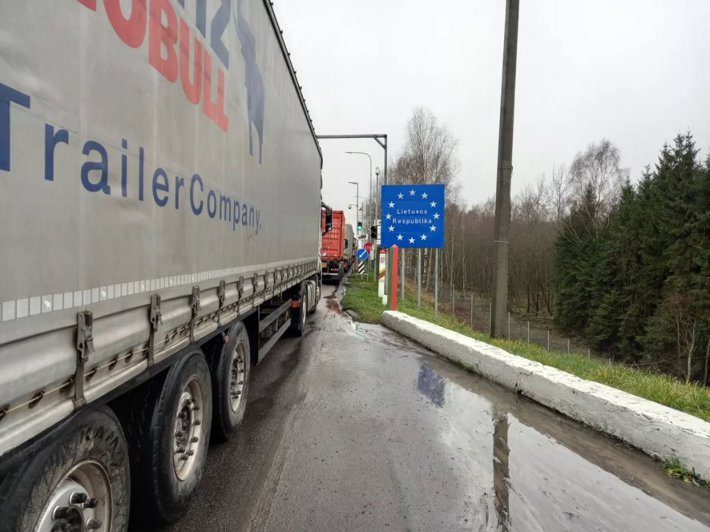 Литва возобновила оформление фур через границу с Беларусью