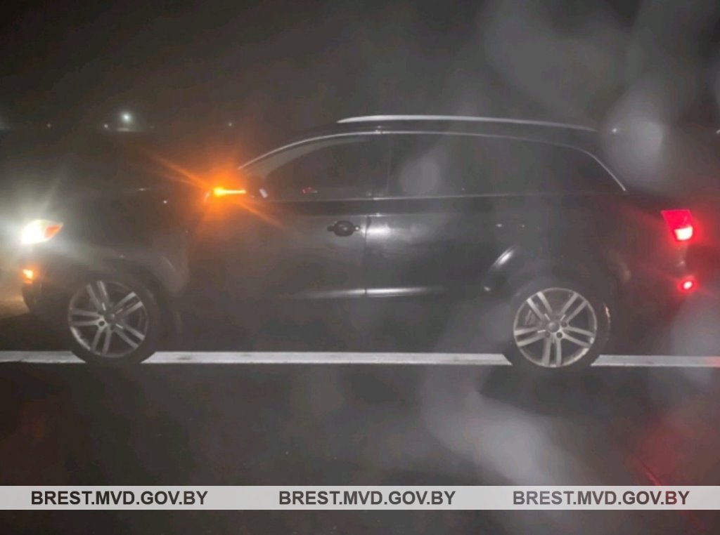 В Березовском районе водитель Audi наехал на пешехода, пострадавшая госпитализирована