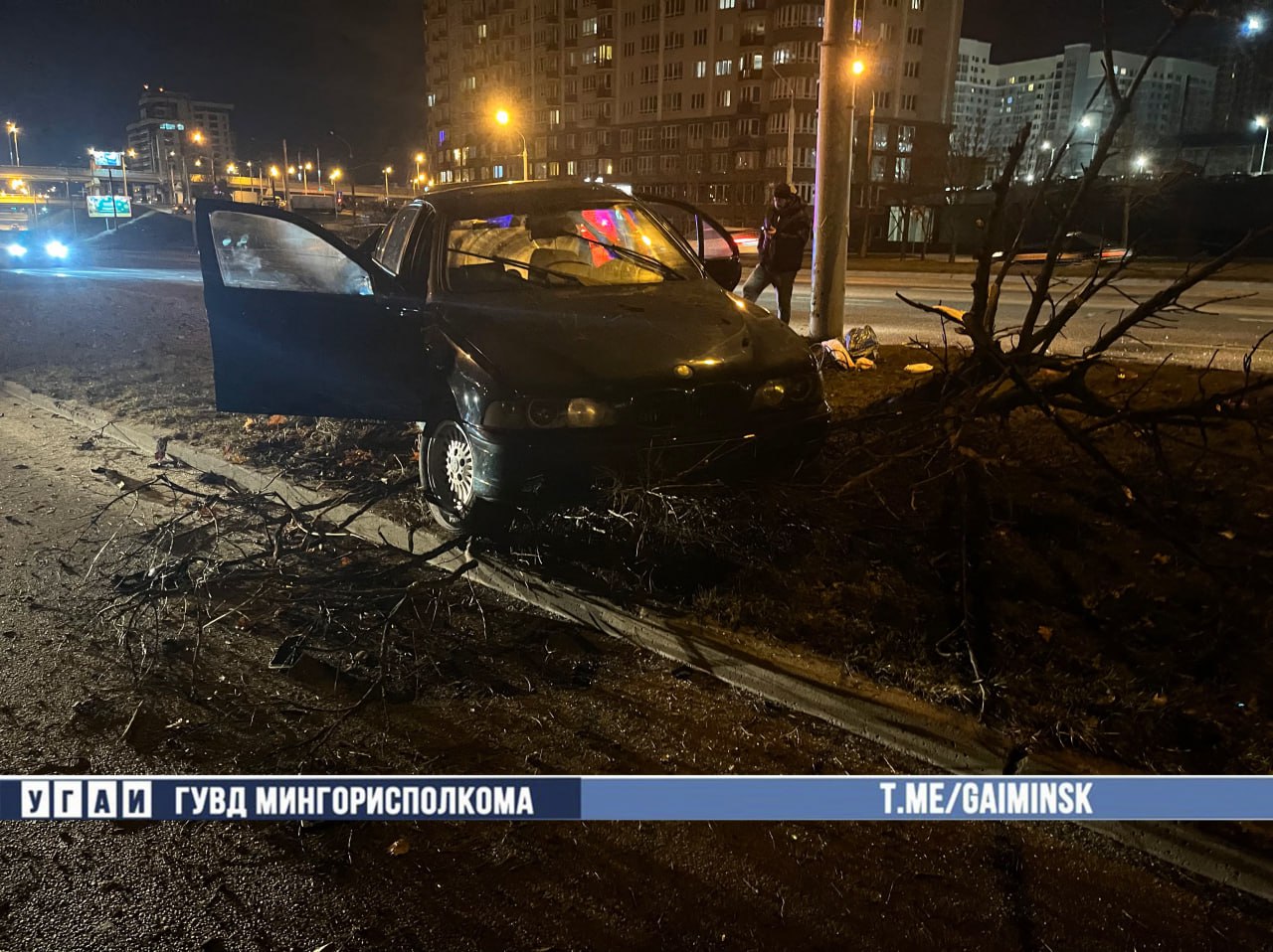 Вот к чему приводят «шашечки». ГАИ опубликовала видео из салона BMW