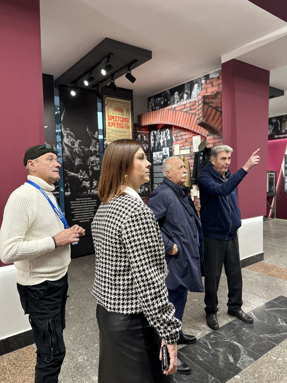 Леонид Якубович посетил Брестский академический театр драмы