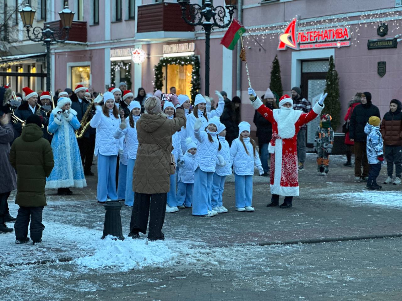 Новогодние дефиле Деда Мороза на Советской в Бресте — расписание