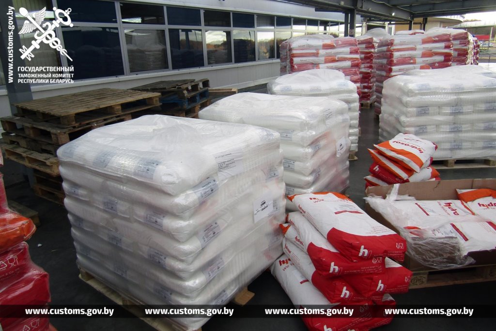 Семь тонн пищевых добавок оказались «лишними» в грузовике польского перевозчика — нарушение выявили брестские таможенники