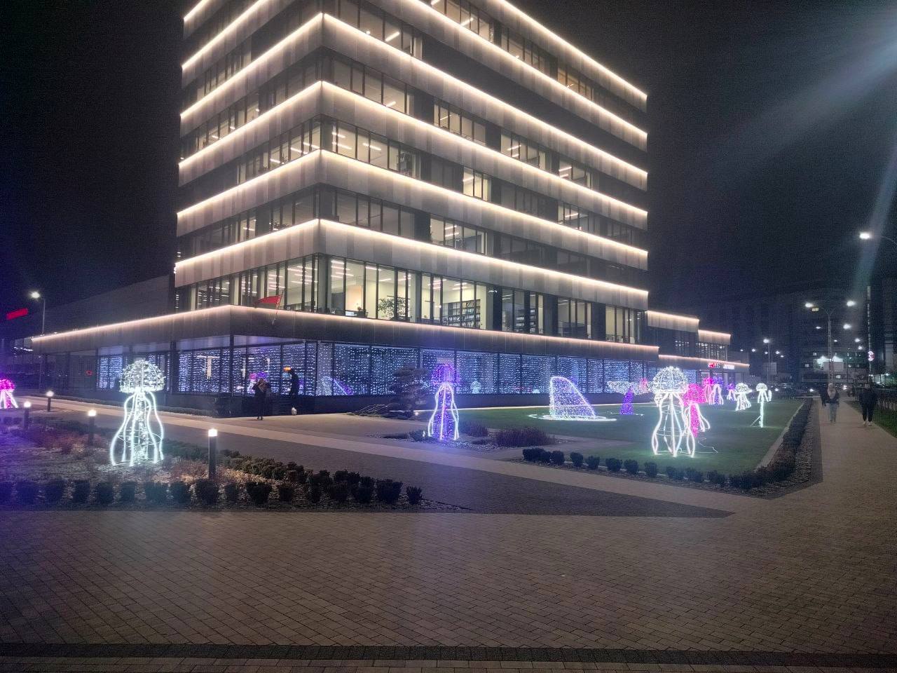 Новогодние огни зажглись на Пионерской в Бресте