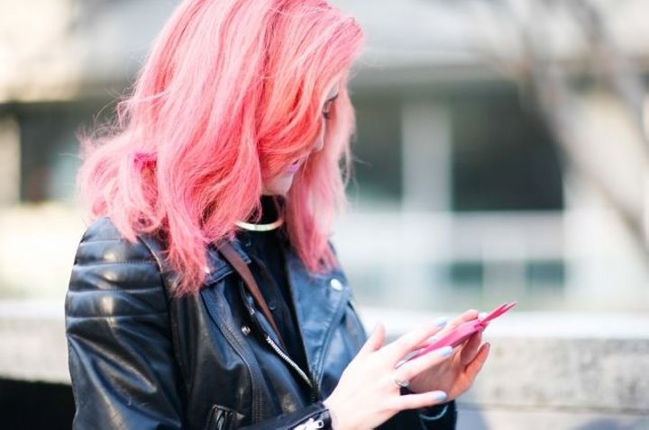 Могут ли подростка не пустить в школу из-за цвета волос?