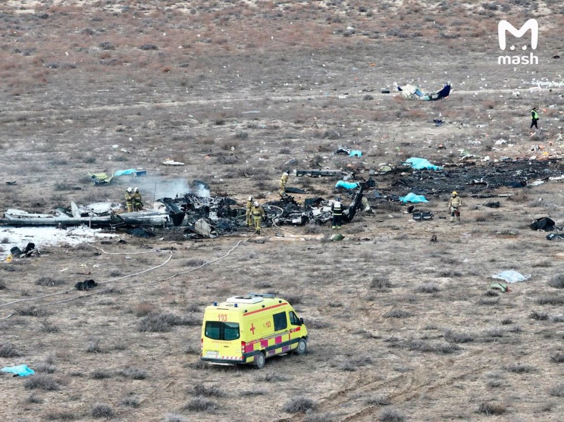 В Казахстане упал пассажирский самолет. На борту было 67 человек