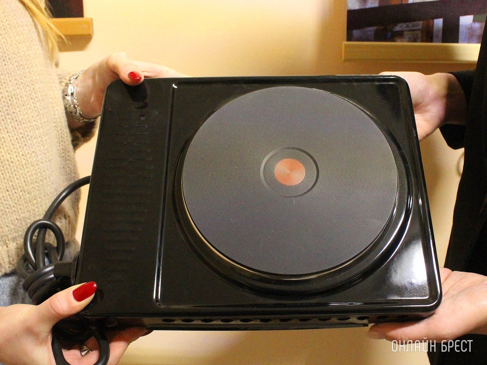 Это вам пригодится в холодное время! Брестский радиотехнический завод показал товары для комфортной жизни