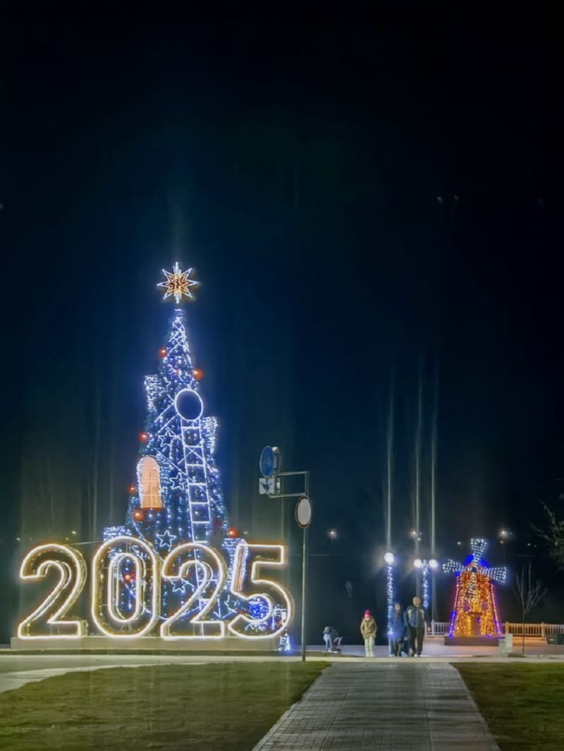 Новогодняя сказка на набережной Бреста — фоторепортаж