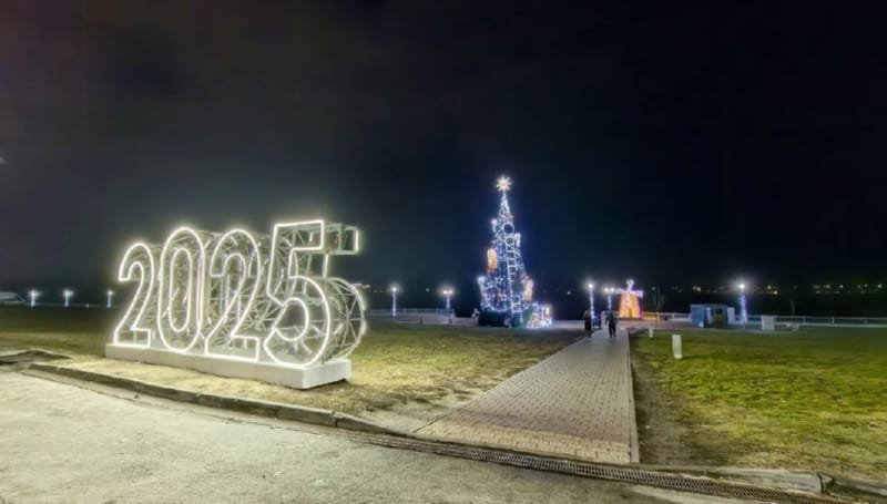 Новогодняя сказка на набережной Бреста — фоторепортаж
