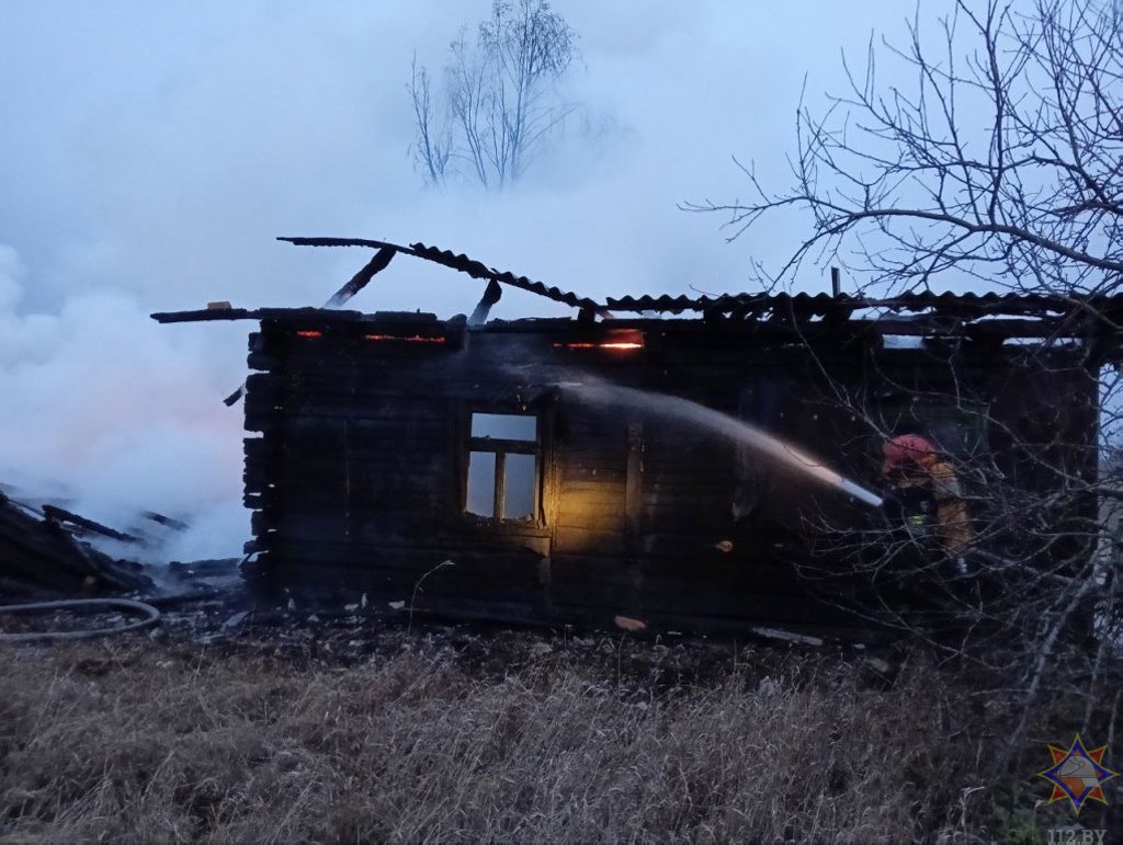 На пожаре в Малоритском районе работники МЧС спасли мужчину — видео