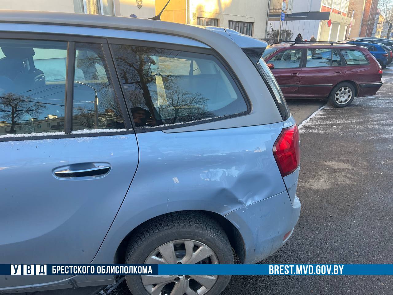 В Бресте 80-летний водитель Renault не справился с управлением и сбил пешехода