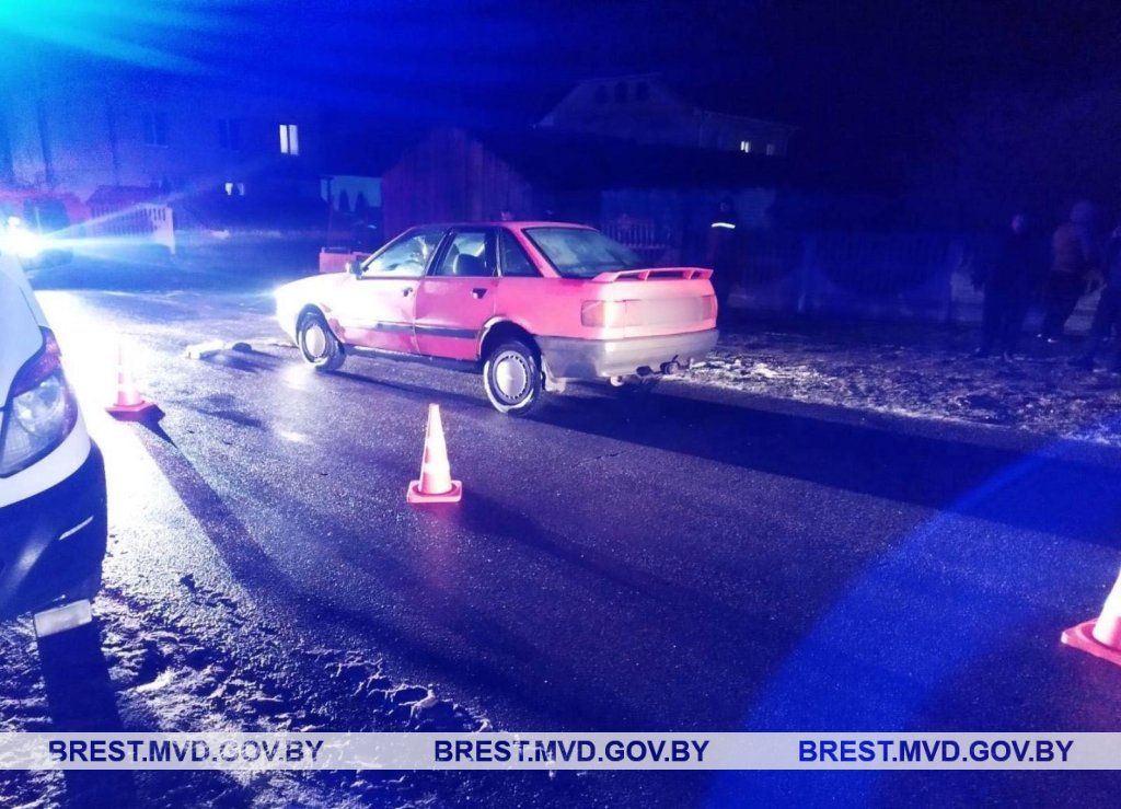 В Лунинецком районе Audi наехала на лежащего человека — мужчина скончался