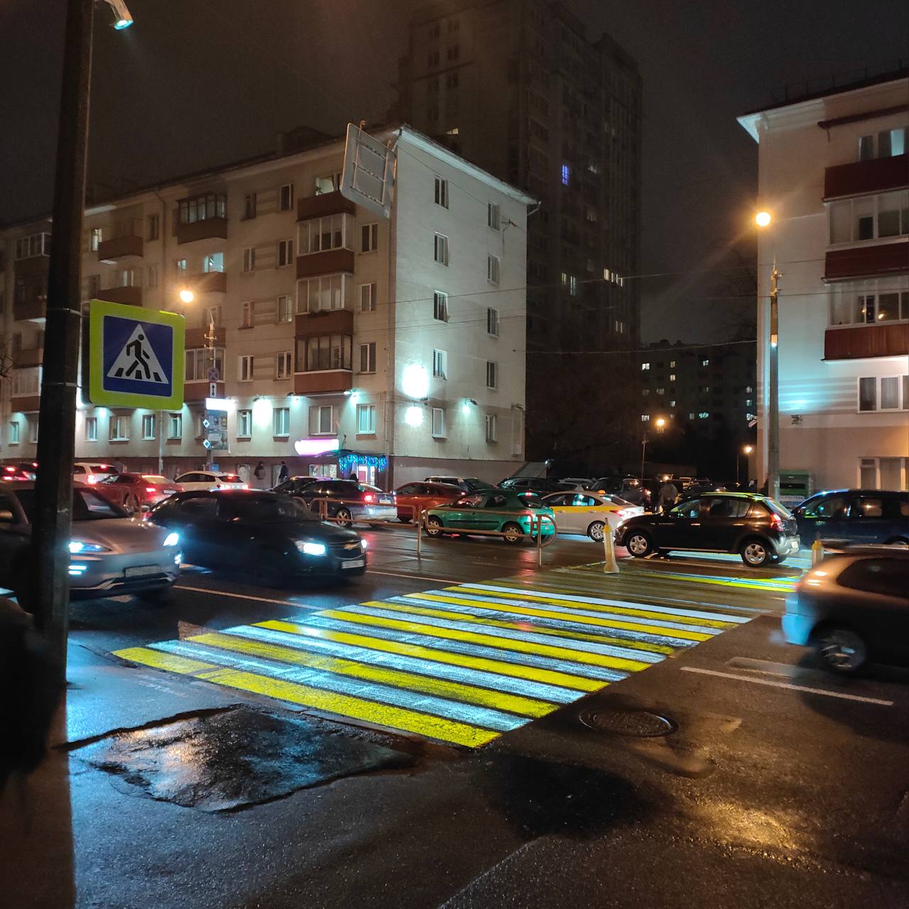 Как думаете, где такой нужен в Бресте? В столице появился необычный пешеходный переход