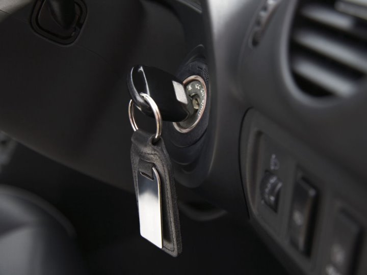 Житель Бреста угнал автомобиль знакомой и попал в ДТП