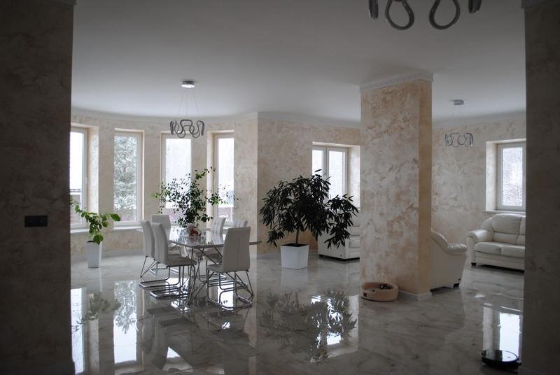 Под Брестом выставлен на продажу дом за полмиллиона долларов — посмотрите, как он выглядит