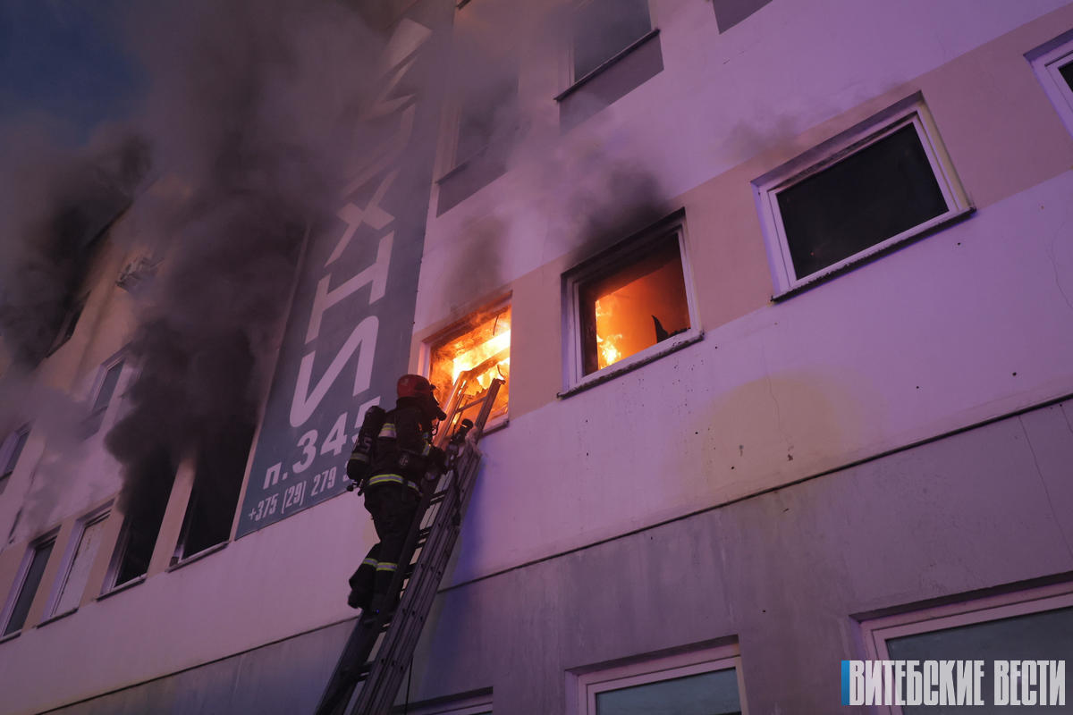 «Женщина в тяжелом состоянии». Что известно о людях, пострадавших во время пожара в ТЦ «Беларусь» 