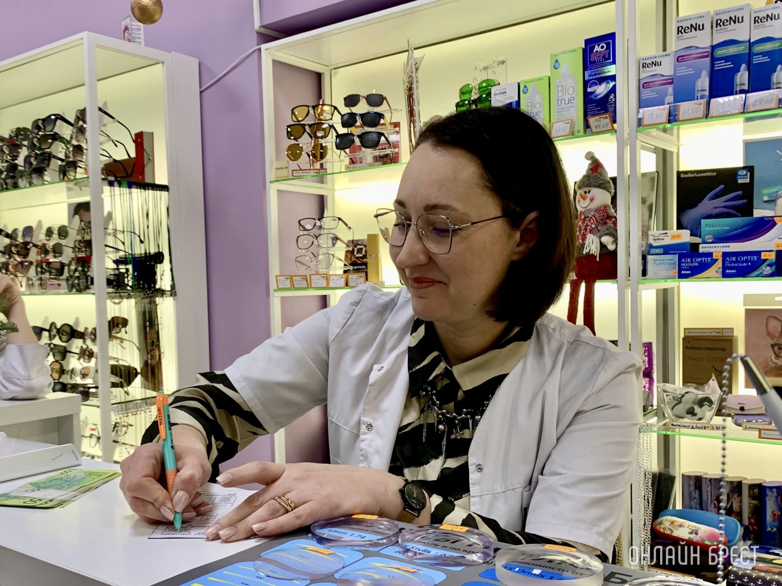 Фантастика в салонах оптики «Funtastik»! Рождественские скидки, бесплатная проверка зрения, изготовление очков и более 3000 моделей оправ