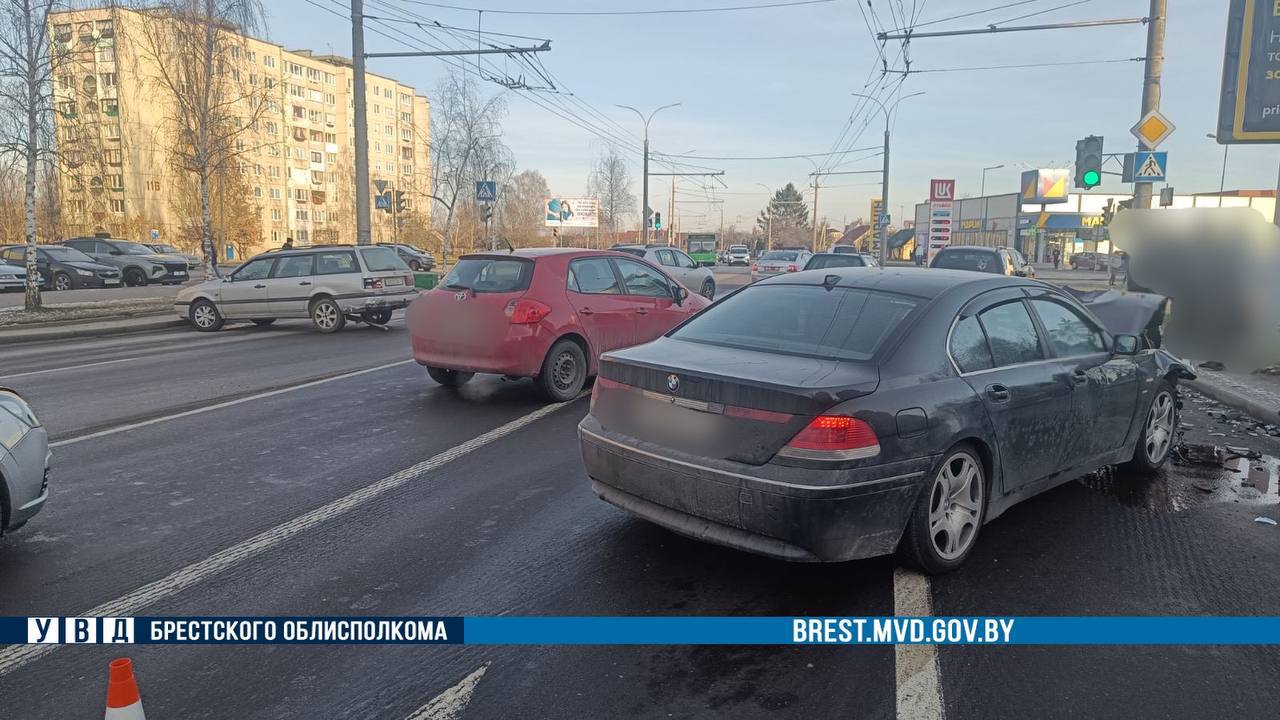 Подробности ДТП в Бресте с участием четырех автомобилей