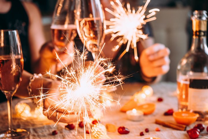 Сколько белорусам придется потратить на новогодний корпоратив?