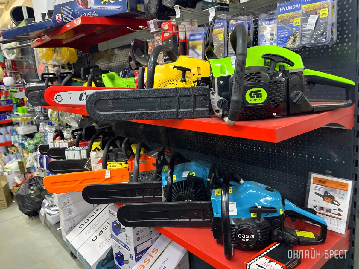 Мужьям, отцам, дедушкам и братьям. Подберите идеальные подарки для истинных мужчин в строительных магазинах «АмайзТрейд» в Бресте