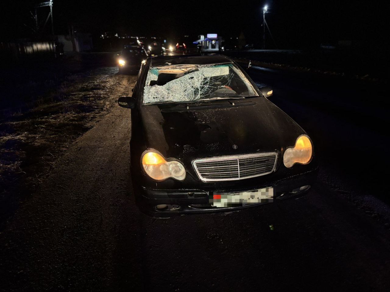 В Беларуси пешехода переехали два автомобиля