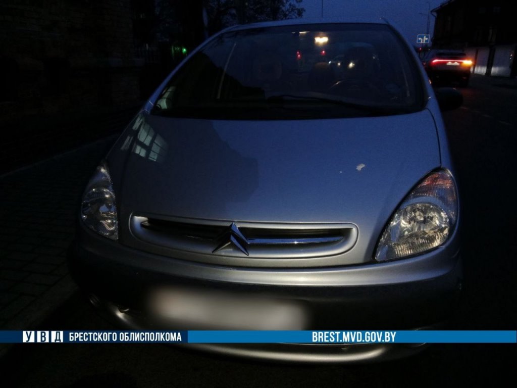 В Бресте 64-летний водитель Citroen сбил 60-летнюю велосипедистку